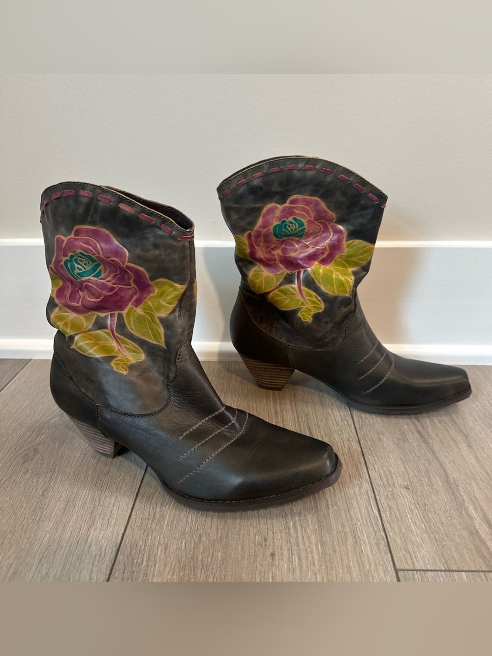 Spring Step L'Artiste Aster Western Painted Rose Short Ankle Boot Size 38 /7.5-8